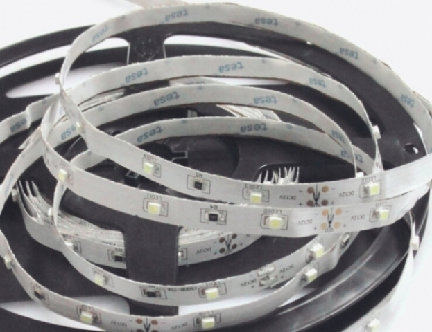LEDmaster Prémium 30 LED/méteres 12 V-os beltéri hideg fehér LED szalag