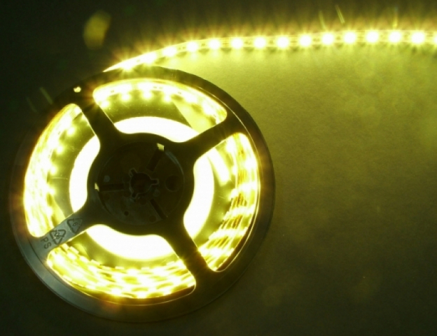 LEDmaster Prémium 60 LED/méteres 12 V-os beltéri meleg fehér 5050 LED szalag