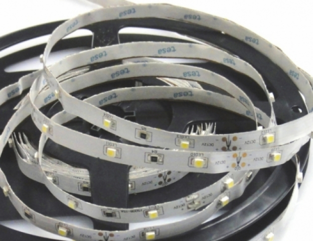 LEDmaster Prémium 30 LED/méteres 12 V-os beltéri sárga LED szalag