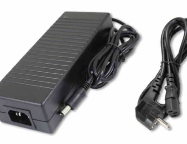 Masterled 120 W-os beltéri tápegység, 10 Amper, 12 VDC, konnektorba dugható, DC ...
